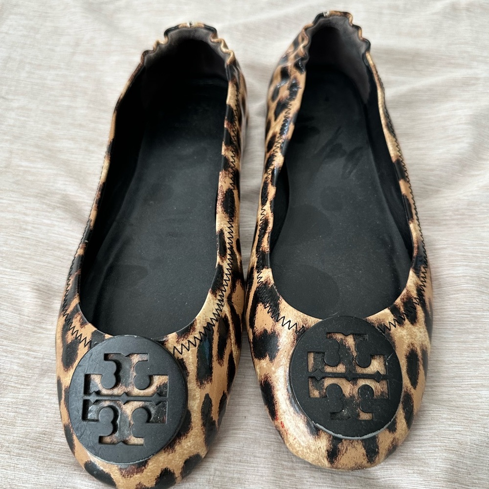 Tory Burch Minnie Leopard patent leather size 8.5